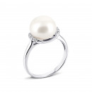 Серебряное кольцо с жемчугом и фианитами (1793/1р-PWT)